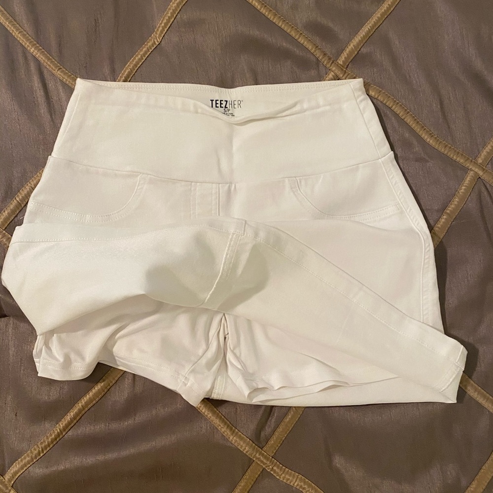 SOLD- TeezHer - smooth + slim - size small